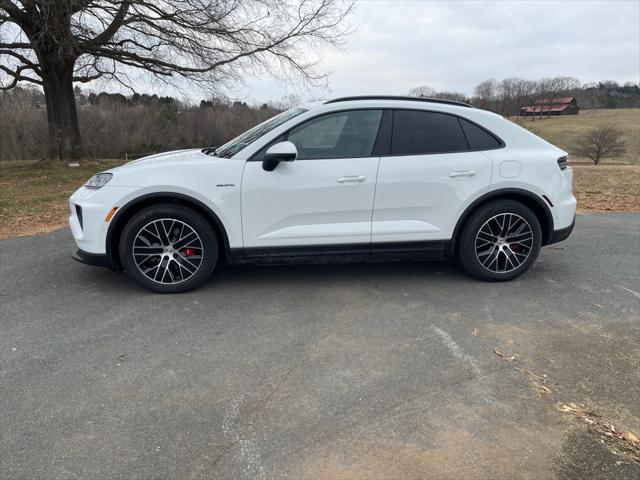 2025 Porsche Macan Electric 4S