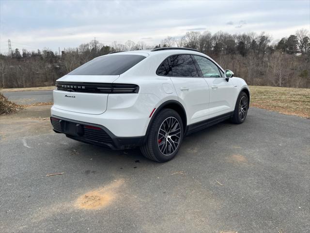 2025 Porsche Macan Electric 4S