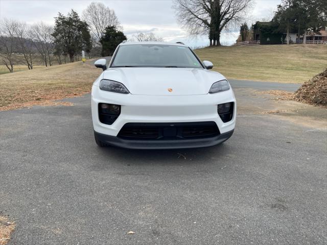 2025 Porsche Macan Electric 4S