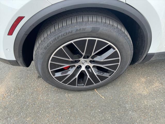2025 Porsche Macan Electric 4S