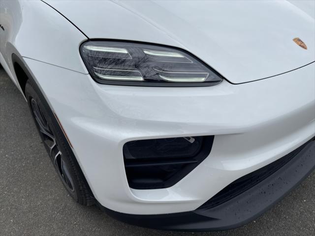 2025 Porsche Macan Electric 4S