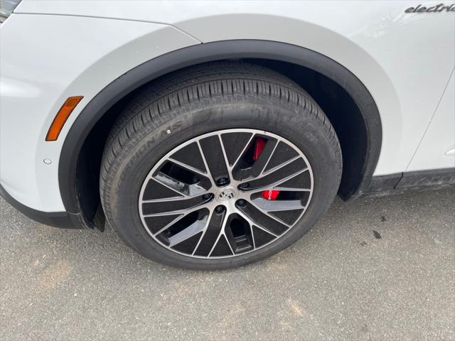 2025 Porsche Macan Electric 4S