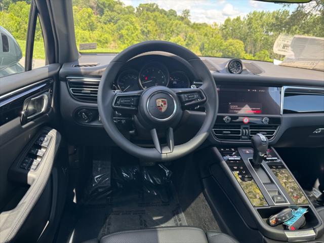 2025 Porsche Macan T