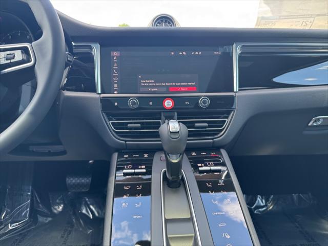 2025 Porsche Macan T