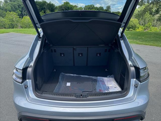 2025 Porsche Macan T
