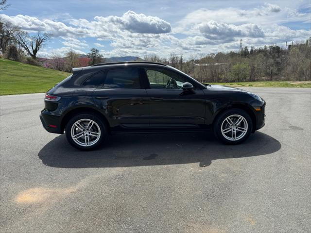 2025 Porsche Macan T