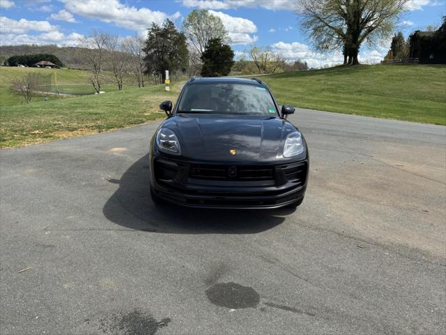 2025 Porsche Macan T
