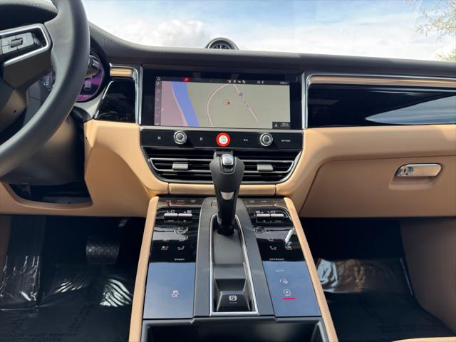 2025 Porsche Macan T