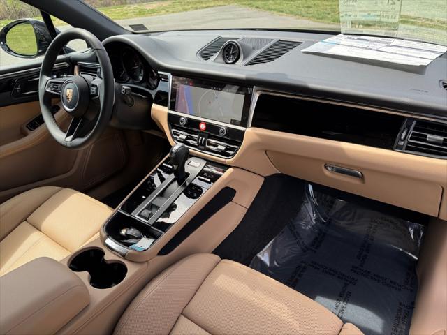 2025 Porsche Macan T