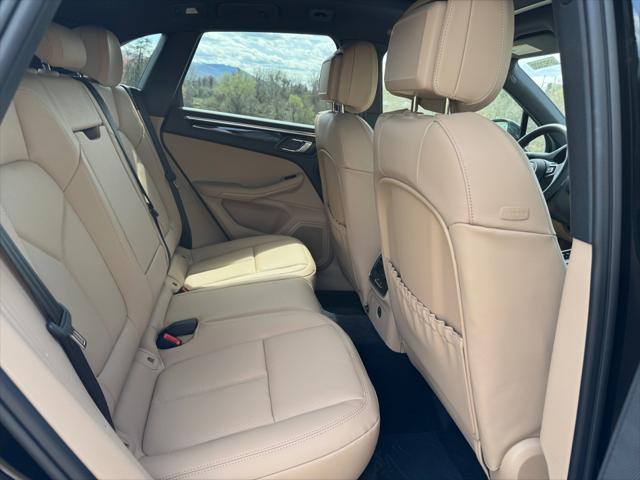 2025 Porsche Macan T
