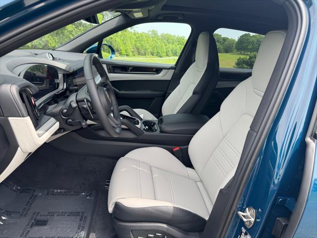 2025 Porsche Cayenne Unknown