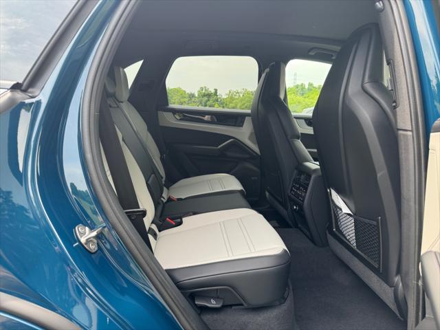 2025 Porsche Cayenne Unknown