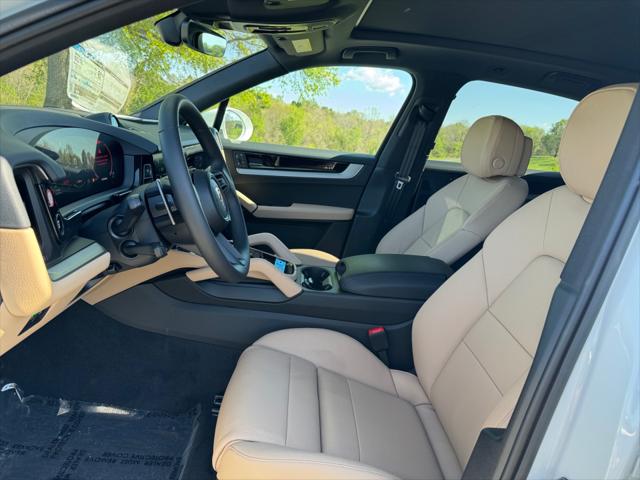 2025 Porsche Cayenne Unknown