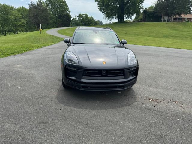 2025 Porsche Macan T