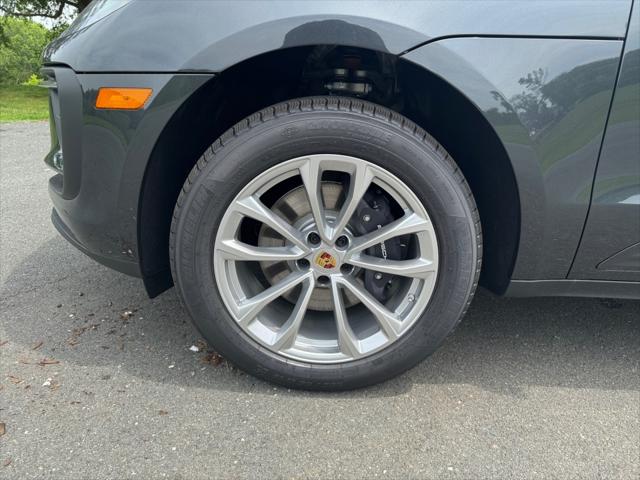 2025 Porsche Macan T