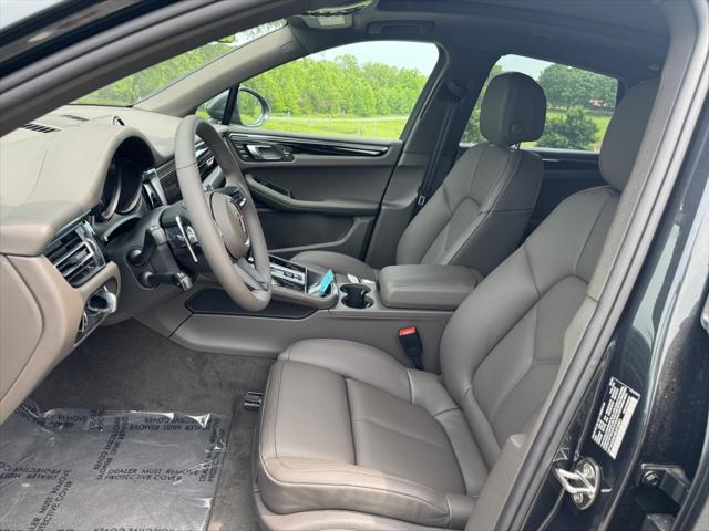 2025 Porsche Macan T