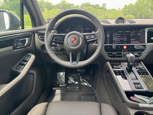 2025 Porsche Macan T