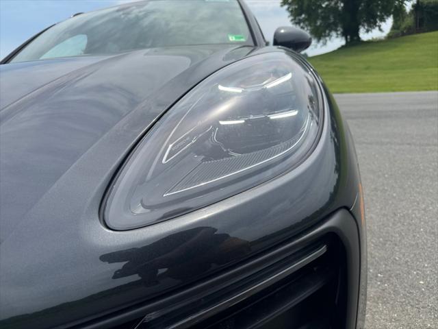 2025 Porsche Macan T