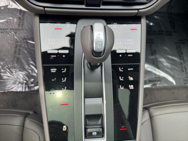 2025 Porsche Macan T