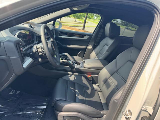 2025 Porsche Cayenne Unknown