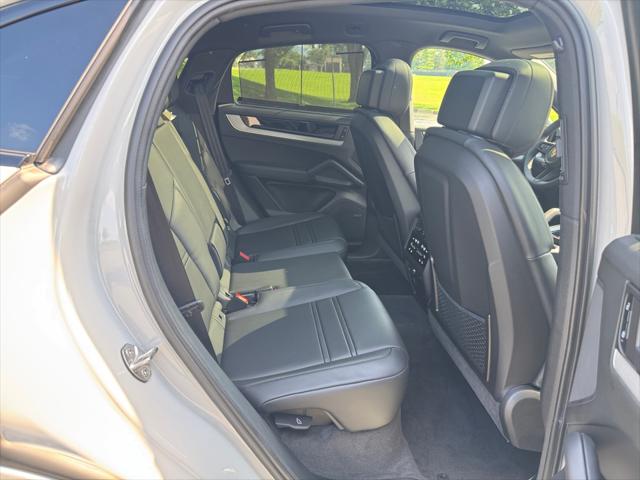 2025 Porsche Cayenne Unknown