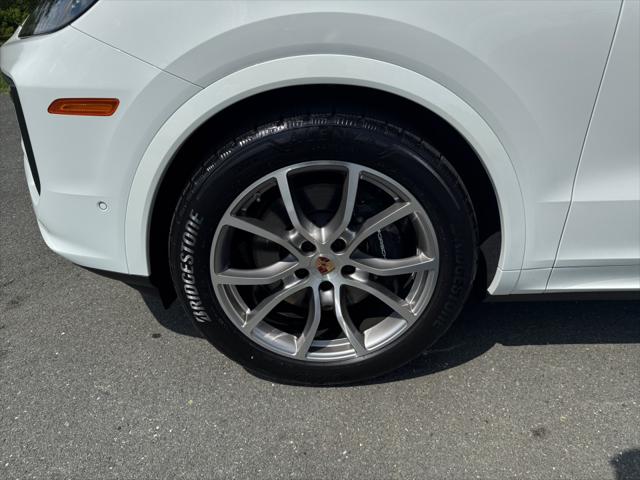 2025 Porsche Cayenne Unknown