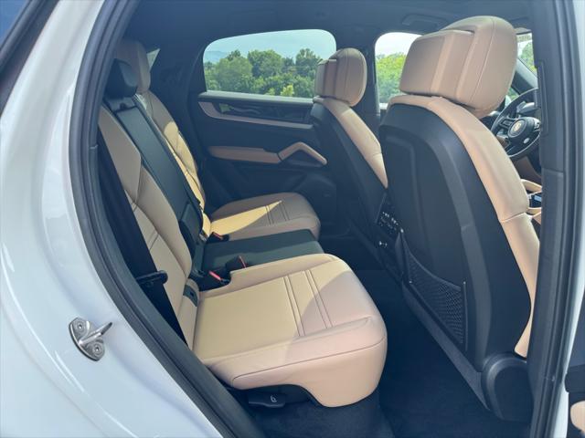 2025 Porsche Cayenne Unknown