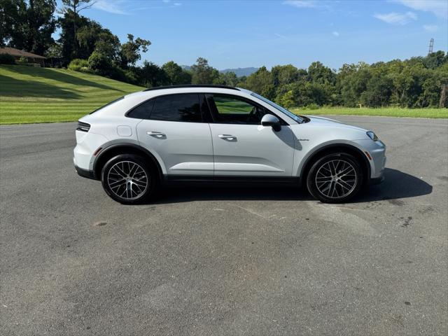 2025 Porsche Macan Electric 4