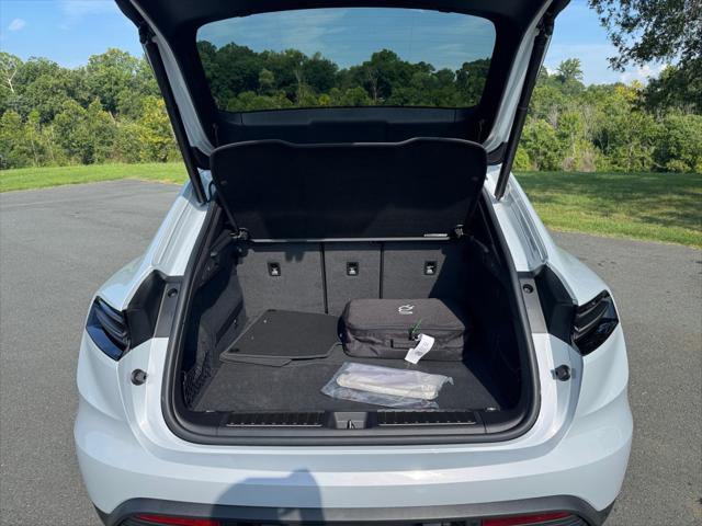 2025 Porsche Macan Electric 4