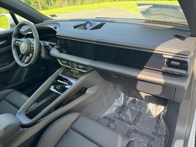 2025 Porsche Macan Electric 4
