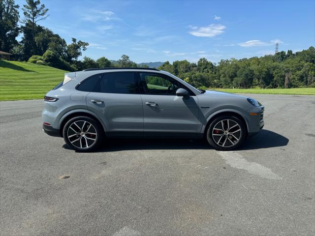 2025 Porsche Cayenne E-Hybrid S