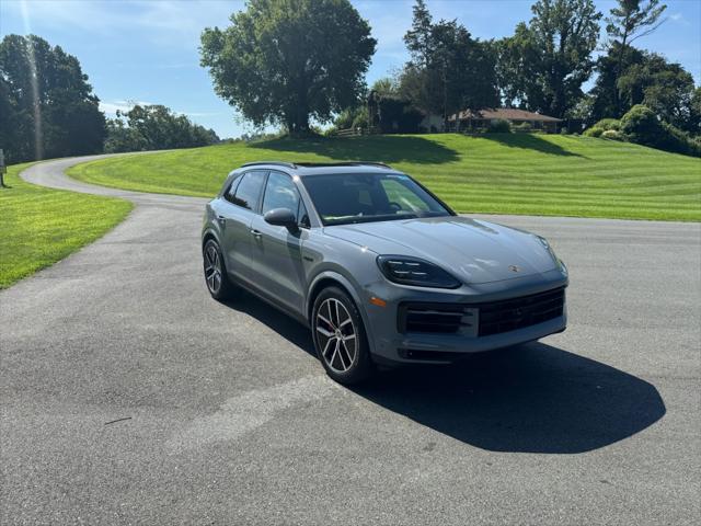 2025 Porsche Cayenne E-Hybrid S