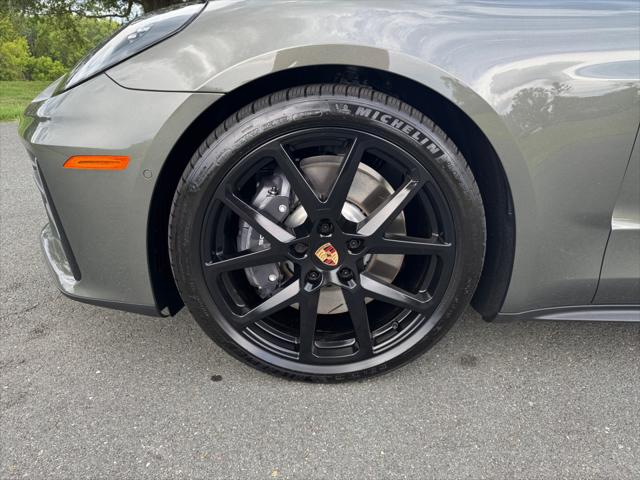 2025 Porsche Panamera E-Hybrid 4