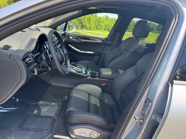2025 Porsche Macan T