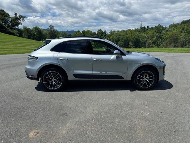 2025 Porsche Macan T