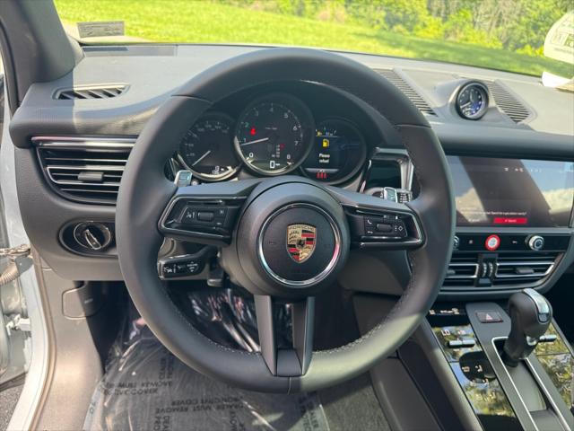 2025 Porsche Macan T
