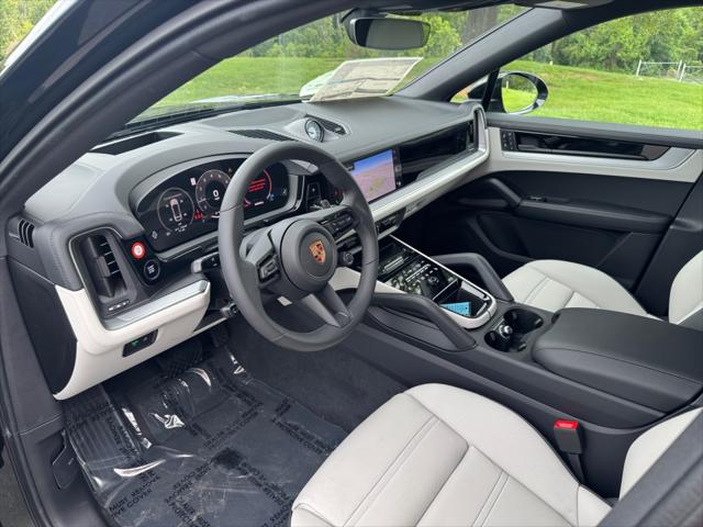 2025 Porsche Cayenne Unknown