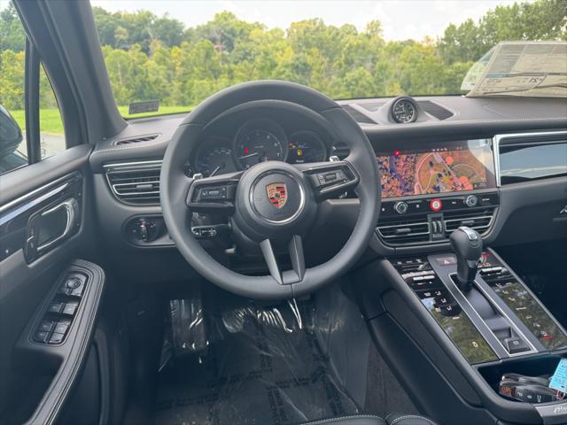 2025 Porsche Macan T