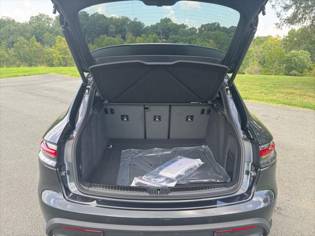 2025 Porsche Macan T
