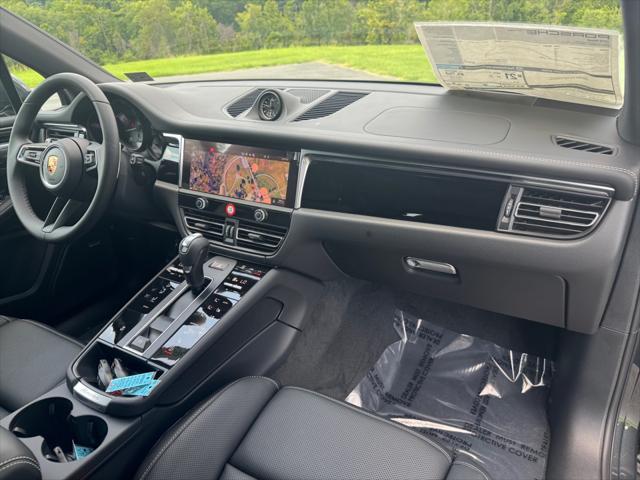 2025 Porsche Macan T
