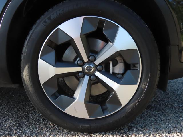 2023 Volvo XC40 B4 Ultimate Dark Theme