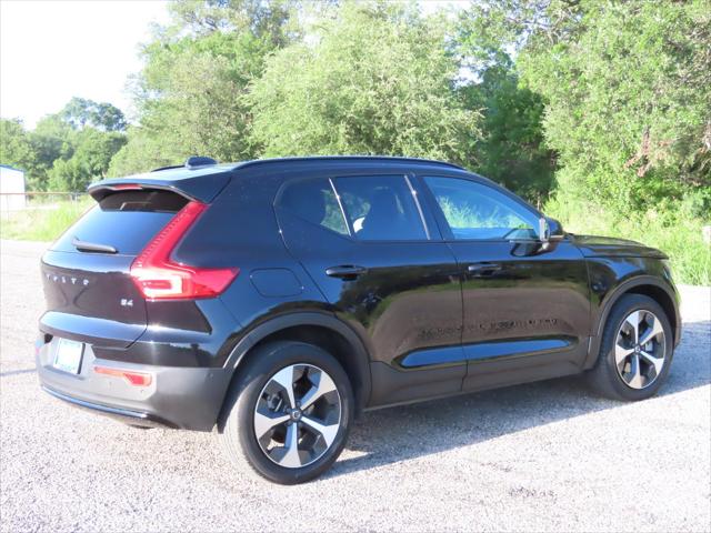2023 Volvo XC40 B4 Ultimate Dark Theme