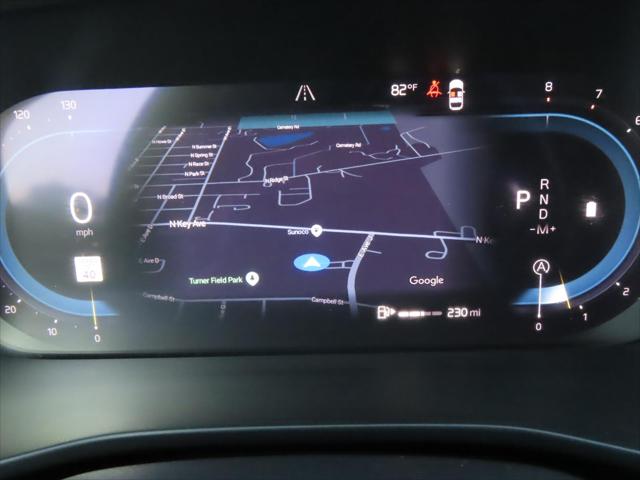 2023 Volvo XC40 B4 Ultimate Dark Theme
