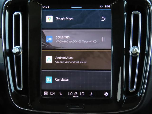 2023 Volvo XC40 B4 Ultimate Dark Theme