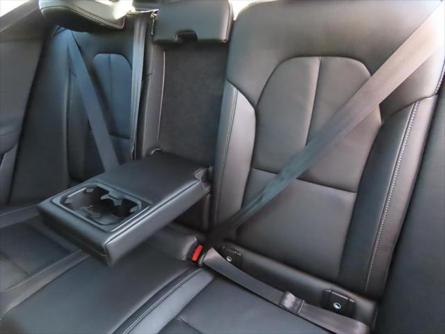 2023 Volvo XC40 B4 Ultimate Dark Theme