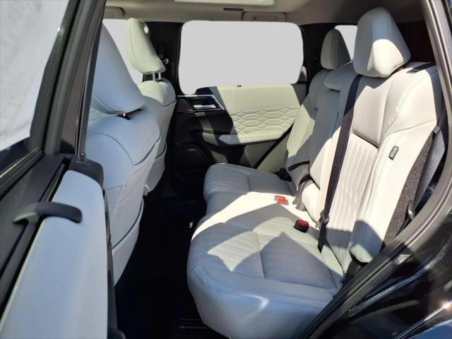 2025 Mitsubishi Outlander PLATINUM EDITION 2.5 S-AWC