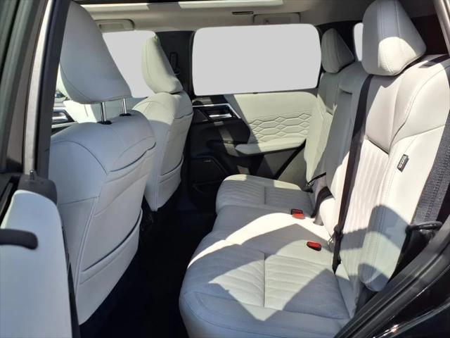 2025 Mitsubishi Outlander PLATINUM EDITION 2.5 S-AWC