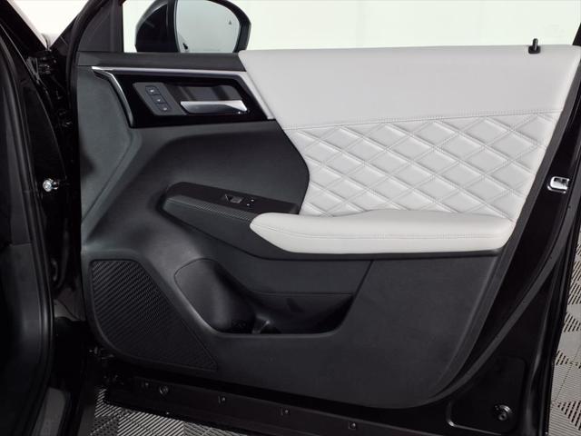 2025 Mitsubishi Outlander PHEV SEL Platinum Edition