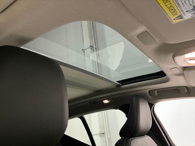 2026 Volvo XC40 Plus, B5 AWD Gas (mild hybrid), Dark