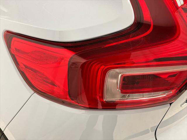 2026 Volvo XC40 Plus, B5 AWD Gas (mild hybrid), Dark